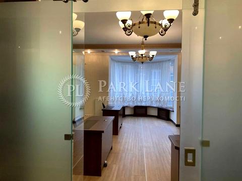 комерційна за адресою Інститутська вул., 18-А