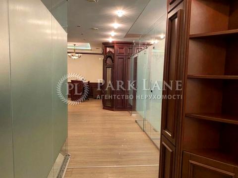 комерційна за адресою Інститутська вул., 18-А