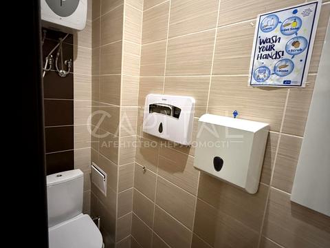 комерційна за адресою Хрещатик вул. (Kreschatic), 12