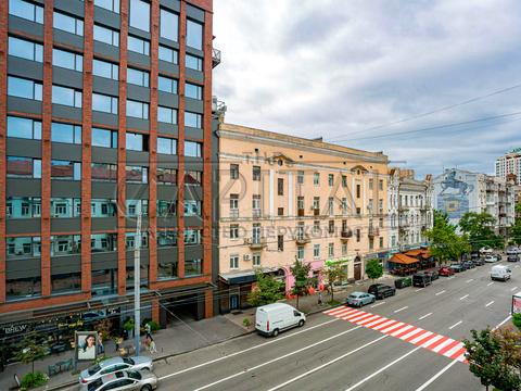 комерційна за адресою Саксаганського вул., 42