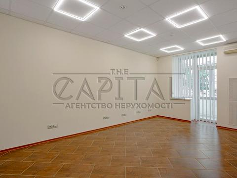 комерційна за адресою Саксаганського вул., 42