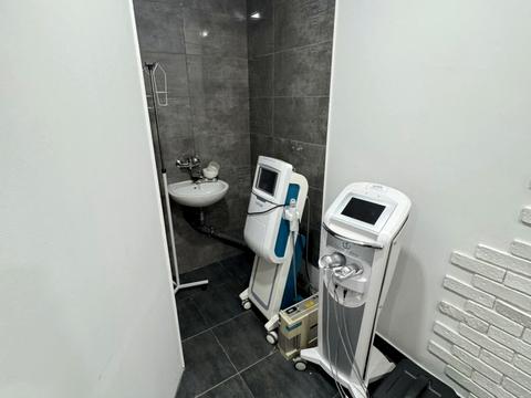 коммерческая по адресу Киев, Николая Михновского бульв. (Дружбы Народов), 30/1Б