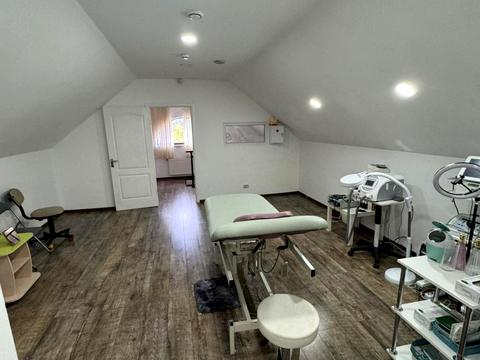 коммерческая по адресу Киев, Николая Михновского бульв. (Дружбы Народов), 30/1Б