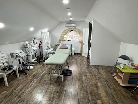 коммерческая по адресу Киев, Николая Михновского бульв. (Дружбы Народов), 30/1Б