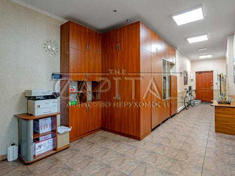 комерційна за адресою Євгена Коновальця вул. (Щорса), 32-Б