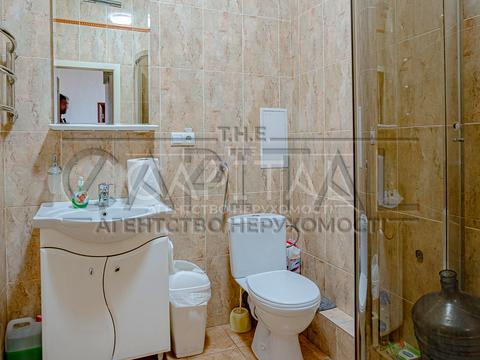 комерційна за адресою Євгена Коновальця вул. (Щорса), 32-Б