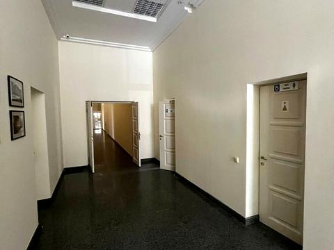 комерційна за адресою Володимира Моссаковського вул. (Клари Цеткін), 1-А