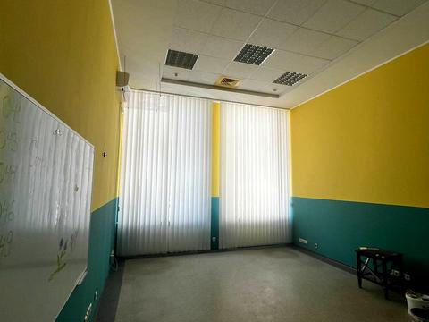 комерційна за адресою Володимира Моссаковського вул. (Клари Цеткін), 1-А