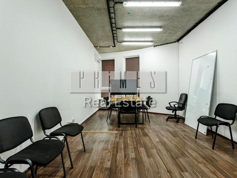 коммерческая по адресу Киев, Николая Михновского бульв. (Дружбы Народов), 16