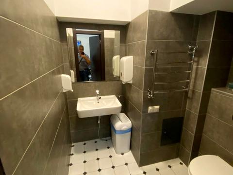 комерційна за адресою Предславинська вул., 30