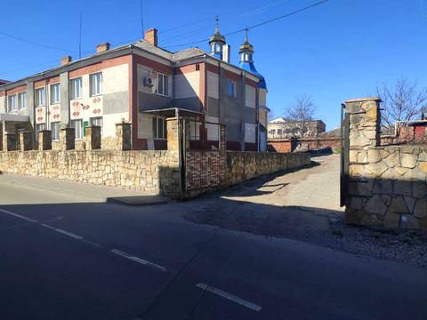 коммерческая по адресу Соборний провулок, 3