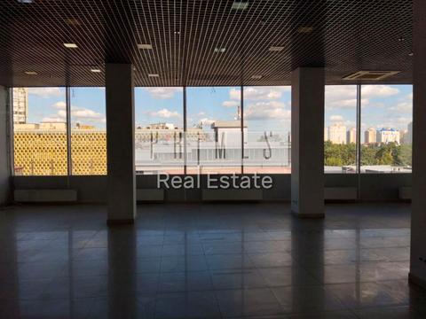 комерційна за адресою Андрія Малишка вул., 3