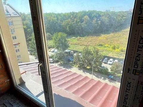 квартира за адресою Академіка Лебедєва вул., 1/8