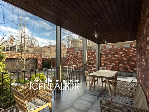 дом по адресу Юрия Шевелёва ул. (Красного Летчика)