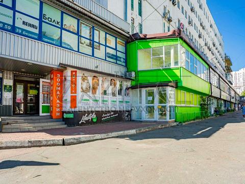комерційна за адресою Лариси Руденко вул., 6-А