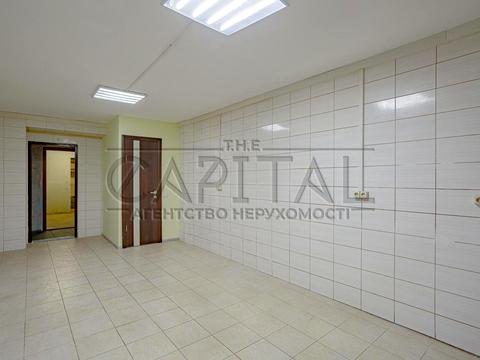 комерційна за адресою Лариси Руденко вул., 6-А