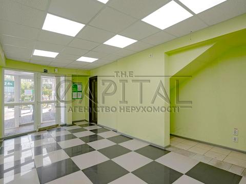 комерційна за адресою Лариси Руденко вул., 6-А