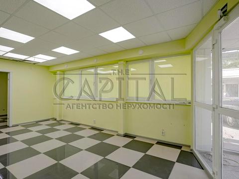 комерційна за адресою Лариси Руденко вул., 6-А