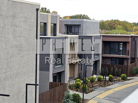 будинок за адресою Лютнева вул.