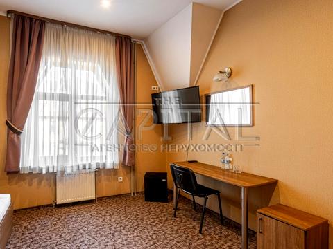 комерційна за адресою Берестейське шосе (Брест-Литовське), 8а