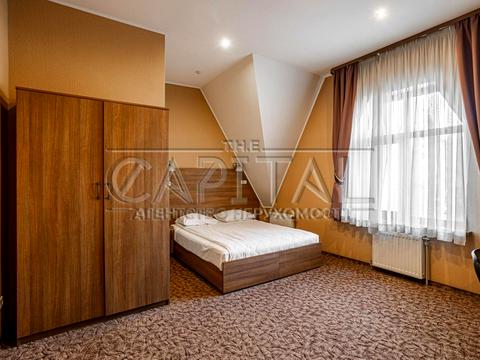 комерційна за адресою Берестейське шосе (Брест-Литовське), 8а