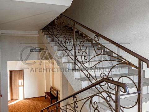 комерційна за адресою Берестейське шосе (Брест-Литовське), 8а