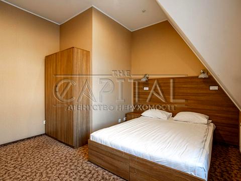 комерційна за адресою Берестейське шосе (Брест-Литовське), 8а