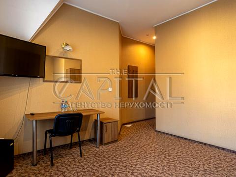 комерційна за адресою Берестейське шосе (Брест-Литовське), 8а