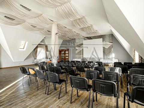 комерційна за адресою Берестейське шосе (Брест-Литовське), 8а