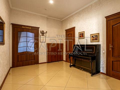 комерційна за адресою Берестейське шосе (Брест-Литовське), 8а