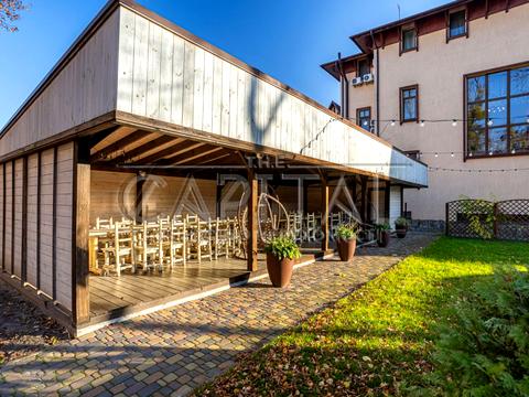 комерційна за адресою Берестейське шосе (Брест-Литовське), 8а