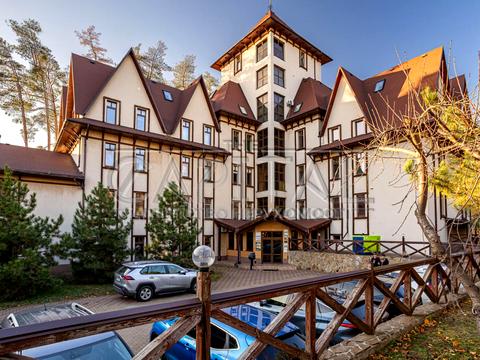 комерційна за адресою Берестейське шосе (Брест-Литовське), 8а