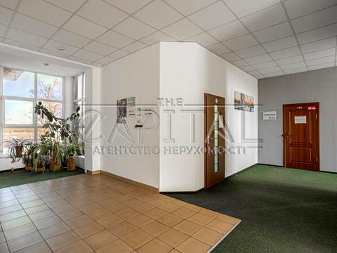 комерційна за адресою Берестейське шосе (Брест-Литовське), 8а