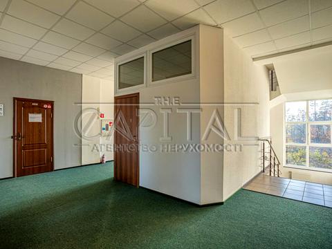 комерційна за адресою Берестейське шосе (Брест-Литовське), 8а