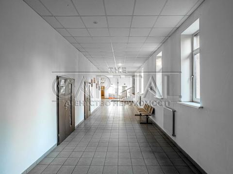 комерційна за адресою Берестейське шосе (Брест-Литовське), 8а