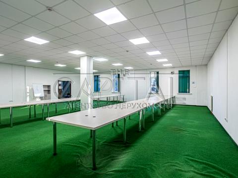 комерційна за адресою Берестейське шосе (Брест-Литовське), 8а