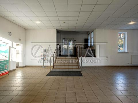 комерційна за адресою Берестейське шосе (Брест-Литовське), 8а