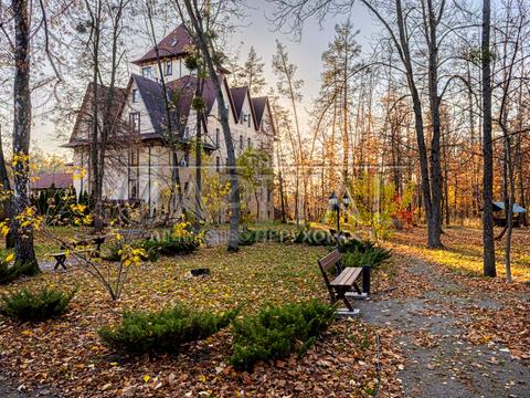 комерційна за адресою Берестейське шосе (Брест-Литовське), 8а