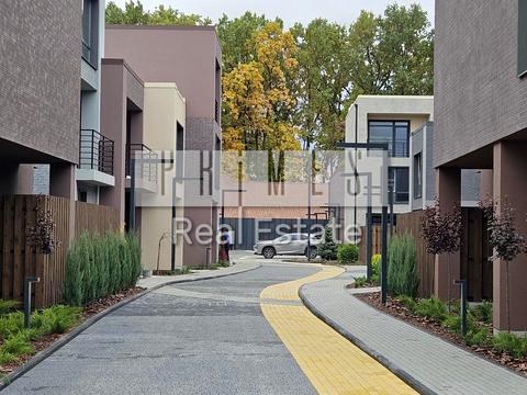 будинок за адресою Лютнева вул.