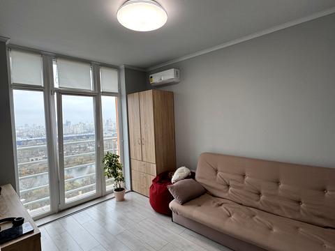 квартира за адресою Сім'ї Кульженків вул. (Петра Дегтяренка), 31-Б