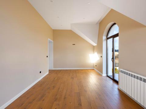 дом по адресу Весела