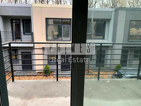 будинок за адресою Лютнева вул.