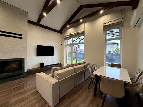 будинок за адресою Набережна, 5