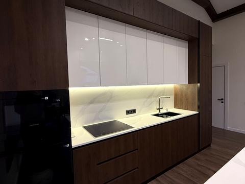 будинок за адресою Набережна, 5