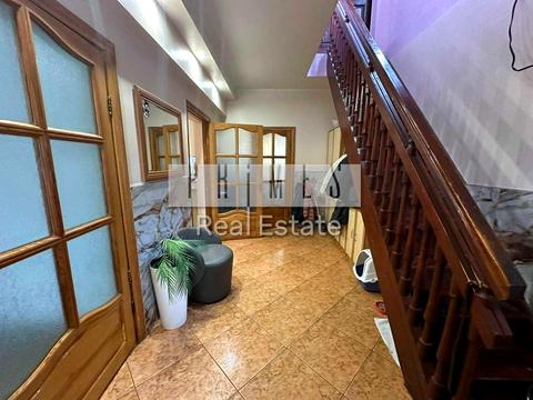 будинок за адресою Парникова вул.