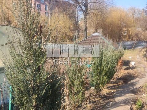 будинок за адресою Парникова вул.