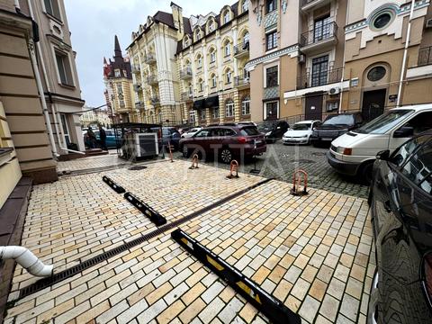 комерційна за адресою Кожум'яцька вул., 12-Ж