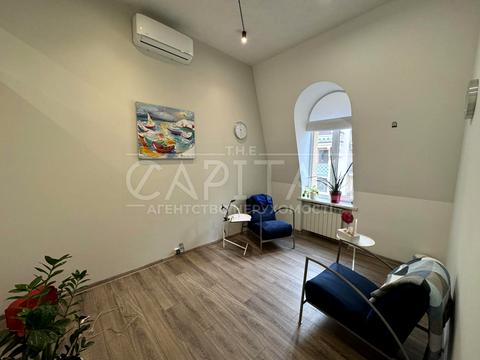 комерційна за адресою Кожум'яцька вул., 12-Ж