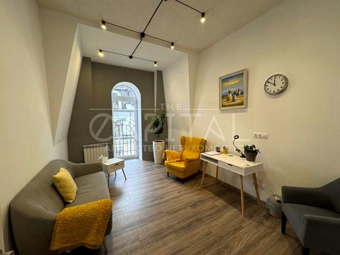 комерційна за адресою Кожум'яцька вул., 12-Ж