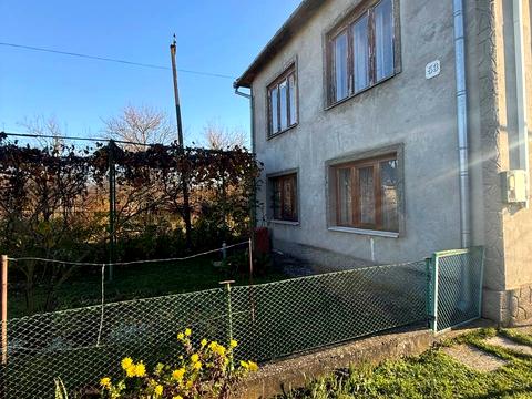 будинок за адресою Миру